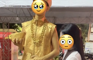 Nữ streamer đăng video quấy rối bức tượng hút 11 triệu lượt xem, vì view mà bất chấp?