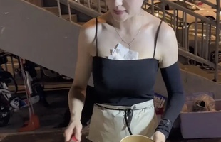 Lương 10 triệu, hot girl mở quán cơm chiên tại chợ đêm hút khách