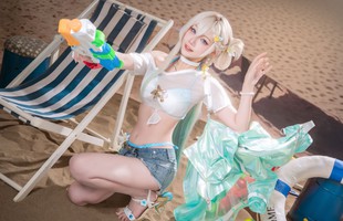 Màn cosplay mang đậm không khí mùa hè, khiến cộng đồng game thủ gật gù thích thú
