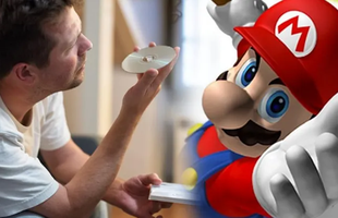 Mua đĩa game cũ giá rẻ, game thủ tá hỏa khi mở hộp phát hiện nội dung "nhạy cảm", xấu hổ khi bật chơi với bạn