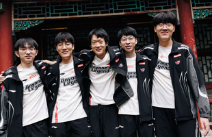 Cựu vương CKTG có nguy cơ "thất nghiệp" dù đầu mùa vừa "gánh team"