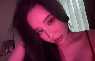 "Thả nhẹ" một bức ảnh mới, "phú bà" của làng game Việt khiến MXH điêu đứng với nhan sắc cực phẩm