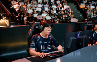 Dàn tuyển thủ HLE đồng loạt bức xúc vì LCK
