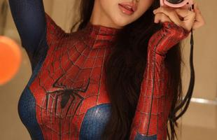 Hot girl show hẹn hò gây bão khi nhập vai Người Nhện, "visual" ngạt thở thu hút netizen