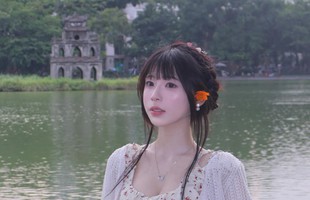 Chụp ảnh ở Hồ Gươm, bộ ảnh của cô nàng hot girl bất ngờ viral khắp MXH