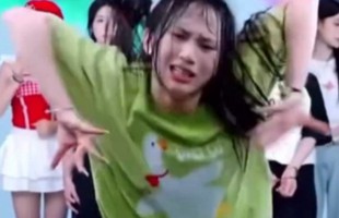 "Bạo lực mạng" kiểu mới ở xứ tỷ dân? Khi các nữ idol bị "bắt nạt" đến mức áp lực ngay trên live?