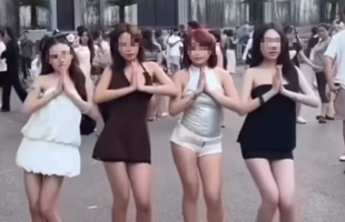 Hot "rần rần" vụ việc của nhóm bạn trẻ "nhảy TikTok" trước Nhà Thờ Lớn, có thái độ thiếu chuẩn mực khiến MXH bàn tán