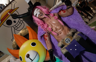 Cosplay Hoàng tử Loki đỉnh nhất One Piece: Từ visual, cơ bắp đến nụ cười "bất trị" đều xuất sắc