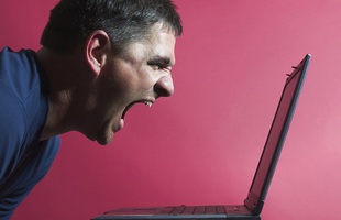 "Ngược đời" game thủ bị khóa account vì gian lận đe dọa lại nhà phát hành