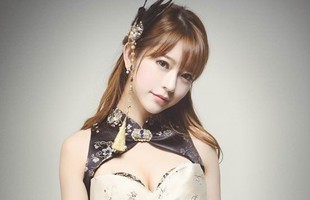 Cosplay nàng phù thủy với gương mặt xinh như "búp bê"