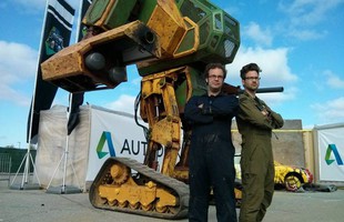 MegaBots gây quỹ để nâng cấp robot, chuẩn bị đấu tay đôi với Nhật Bản