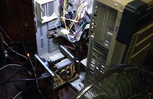 Bật cười với game thủ bật điều hòa, dùng quạt cây để làm mát PC