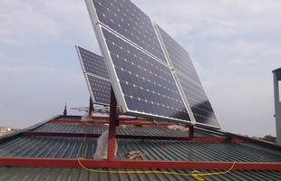 Chủ quán net Việt hồ hởi khi giảm tiền điện 3 triệu nhờ dùng pin mặt trời