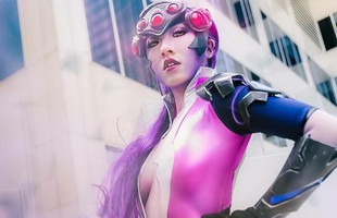 Bất ngờ với cosplay nữ xạ thủ gợi cảm trong bom tấn Overwatch