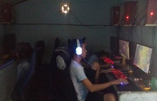 Quán net 8 máy gây sốc khi thu gần 800 nghìn đồng một ngày