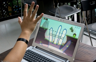 Trên tay laptop chơi game bằng cách "múa" tay tại Việt Nam