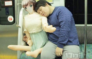 Khâm phục thanh niên Nhật Bản hẹn hò cùng "búp bê khí"