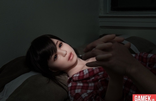 Chàng trai bỏ 180 triệu mua búp bê để kể chuyện "tình ái"