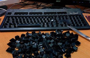 Hướng dẫn cọ rửa bàn phím máy tính cho game thủ