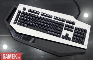 Cận cảnh bàn phím cơ cực độc CMStorm MECH
