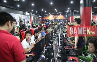 Thanh niên mất mũ bảo hiểm bức xúc đòi quán net cải thiện trông xe