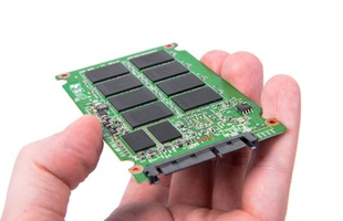 Những bí kíp giữ ổ cứng SSD bền bỉ cho game thủ Việt