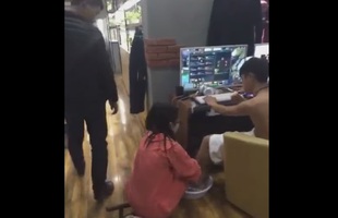 Choáng với cô gái rửa chân cho bạn trai ngay trong quán Net