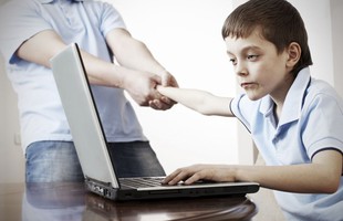 Cho con chơi game là sáng suốt: Ông Trương Gia Bình đẩy trẻ vào vòng nguy hiểm?