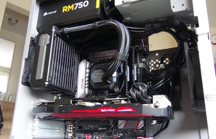 Case máy tính cổ lỗ từ năm 95 hồi sinh, trở thành quái vật cấu hình cực khủng