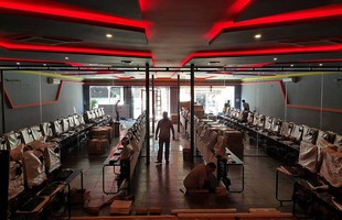 Phòng net trăm máy lớn nhất miền Trung lộ diện, trang bị cả hệ thống cung cấp "gió tươi"