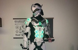 Quá mê Overwatch, chàng game thủ có màn cosplay Genji chất đến từng chi tiết