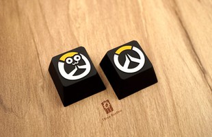 Sau trào lưu in áo, cosplay, người Việt yêu Overwatch còn tậu cả nút phím cơ cực đẹp