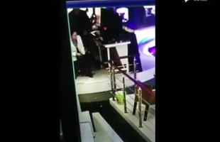 Game thủ đánh đập gấu vì dám phá đám khi đang chơi Liên Minh Huyền Thoại