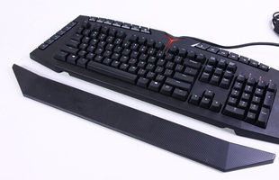 Cận cảnh combo chuột - bàn phím chuyên game Lenovo Y