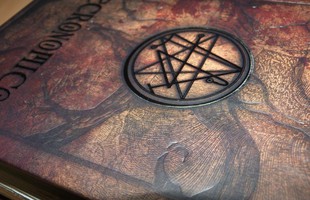 Đi tìm nguồn gốc các bảo vật trong DOTA 2: Necronomicon – Cuốn sách của quỷ dữ