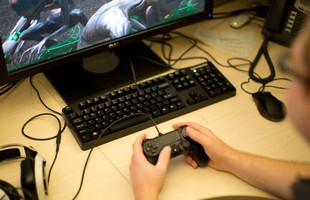Sau tất cả, tay cầm PS4 đã chính thức chơi được game PC