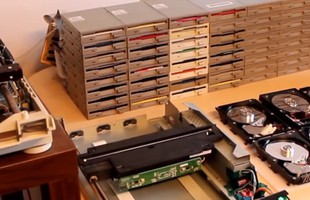 Choáng với "dàn nhạc" được tạo ra từ ổ đĩa mềm