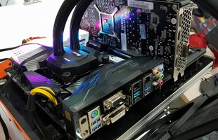 Trải nghiệm nhanh PUBG với Core i3-8350K mới toanh: Nhảy dù chạy vòng bo toàn 80 đến 100 FPS, quá mượt!