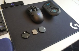 Bây giờ đến mousepad cũng sạc được pin chuột không dây, còn lo gì đang chơi thì hết pin nữa?