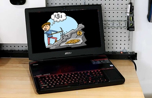 Khan hàng VGA, một thanh niên Việt Nam mua hẳn 2 laptop giá hơn 200 triệu đồng về để cày bitcoin