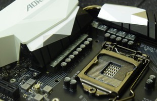 Tin xấu: Muốn chơi game bằng Core i7 8700K, game thủ sẽ phải mua bo mạch chủ mới tinh