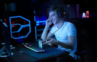 Hết đồ chơi game thủ, Asus ROG lại chiều cả cộng đồng streamer với microphone cực ngầu Magnus