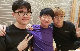 Fan hâm mộ LMHT sửng sốt khi xem Teddy stream, hóa ra xạ thủ mới của SKT hài hước hơn vẻ bề ngoài nhiều