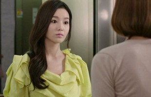 Nói đi công tác nhưng lại hóa trang Halloween đi chơi với bồ, anh chồng không ngờ bị vợ bắt quả tang giữa phố