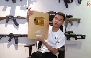 LMHT: Cùng Hot streamer Quang Cuốn đập hộp nút vàng Youtube phiên bản mới