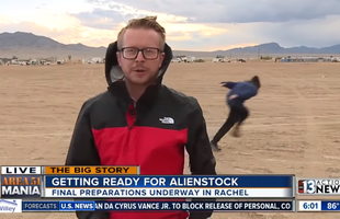 Hàng trăm người tham gia sự kiện tấn công khu vực 51 bằng "kiểu chạy Naruto"