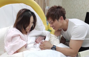 Shimiken chào đón quý tử đầu lòng, cư dân mạng đua nhau gửi lời chúc tới "ông hoàng phim Nhật"