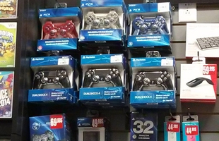 Đã có game thủ mua được tay cầm PS4