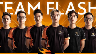 Cả bầu trời thanh xuân ùa về: Đội hình Team Flash huyền thoại bất ngờ hội tụ rôm rả