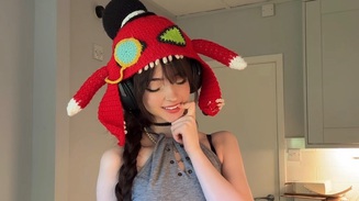 Hóa thân thành "Cho'Gath", nữ streamer bất ngờ "viral" vì quá đỗi dễ thương